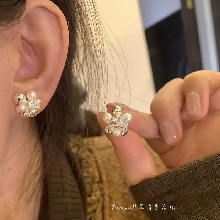 铜合金仿珍珠耳饰 新款微镶珠珠耳钉女百搭高级气质优雅独特耳饰