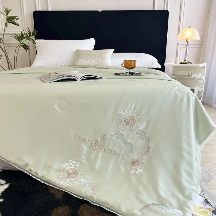 登喜鸟-莺歌叶语轻奢绣花夏被柔软舒适居家款夏被床上用品系列