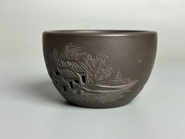 2101宜兴紫砂主人杯紫砂杯石黄泥镂空刻绘江南古韵容量150毫升