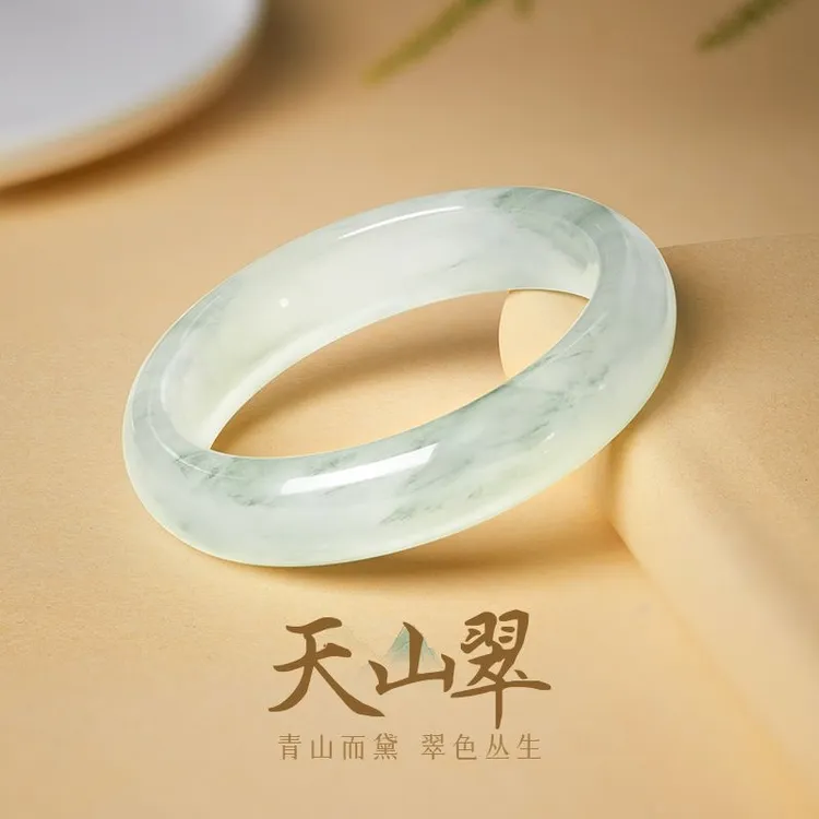 中国新疆天然金丝玉飘花精致飘绿天山翠手镯女款冰天山翠白月光