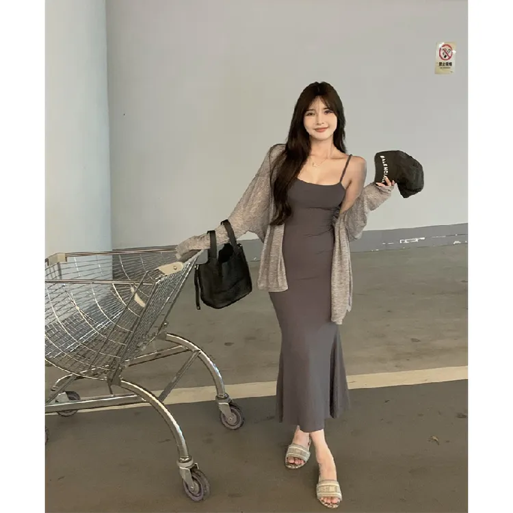 港味纯欲风吊带鱼尾连衣裙女春季新款露肩性感修身显瘦中长款裙子