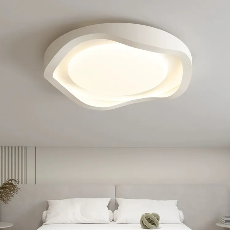 主次卧室灯简约现代创意奶油风书房吸顶灯广东中山灯具2025年新款