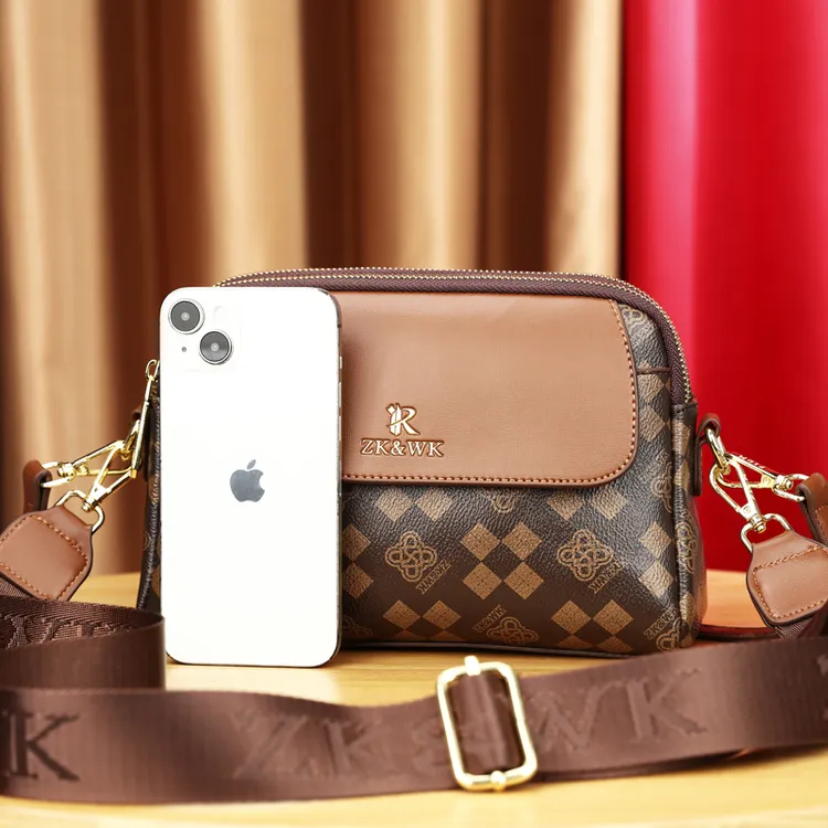 秋冬包包小巧轻便流行单肩斜挎包时尚轻奢经典印花小包包手拿包