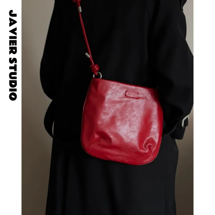 JAVIER简爱小众设计高级感油蜡皮复古红色软皮小包包女结婚礼物
