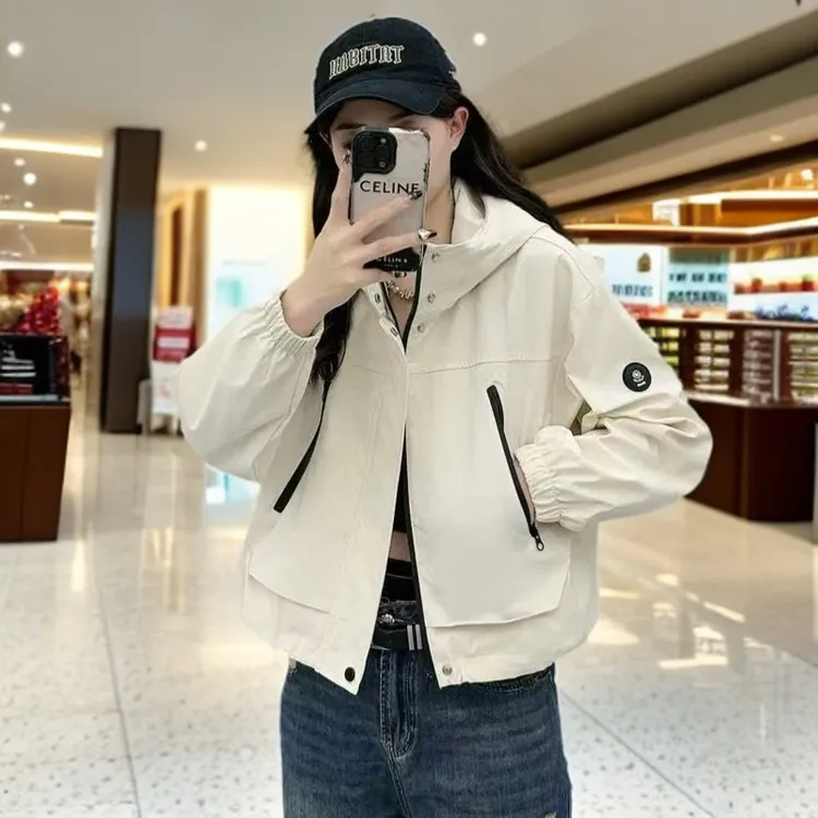 安可拉红冲锋衣新款早秋季外套2024小个子宽松休闲短款工装上衣女