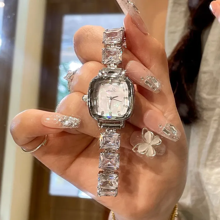 高颜值手表女轻奢小众艺术女士女款品牌正品2024新款女式学生女表