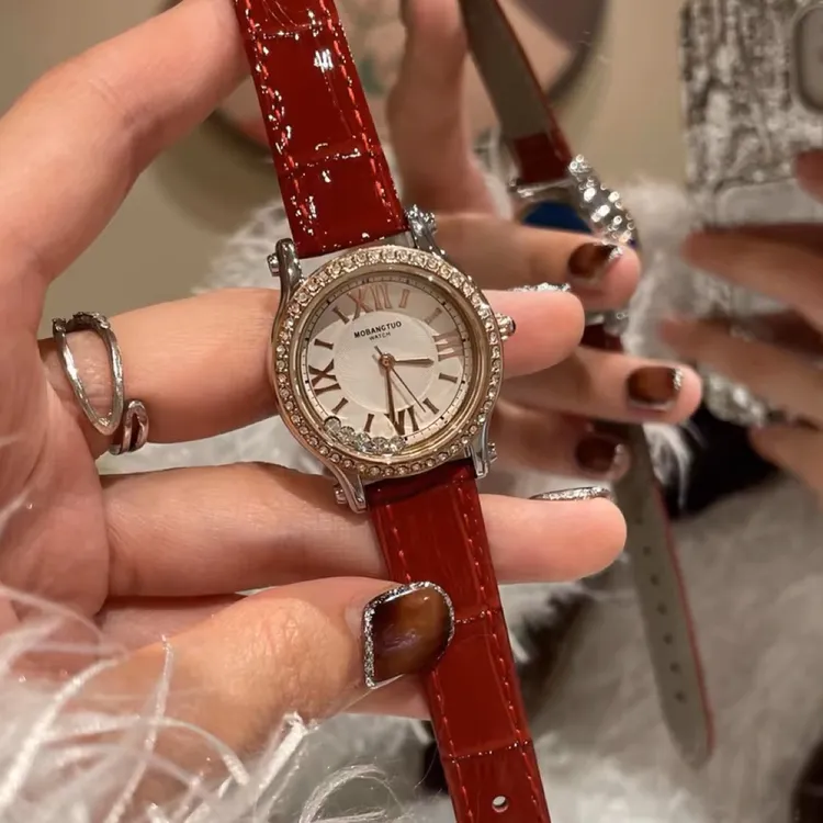 网红同款快乐钻手表女时尚轻奢满天星女表简约气质防水女士皮手表