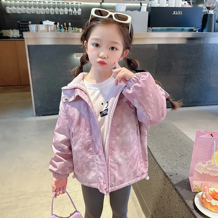 女童加绒外套秋冬季2025新款儿童韩版休闲上衣宝宝洋气加厚冲锋衣
