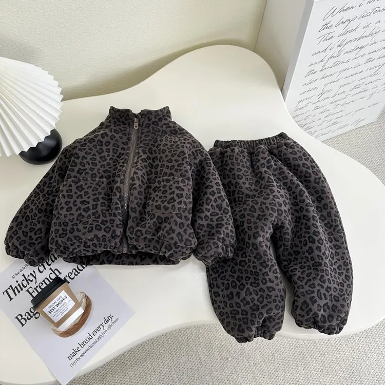 男女童加绒加厚豹纹套装冬款2025新款韩版洋气网红宝宝保暖两件套
