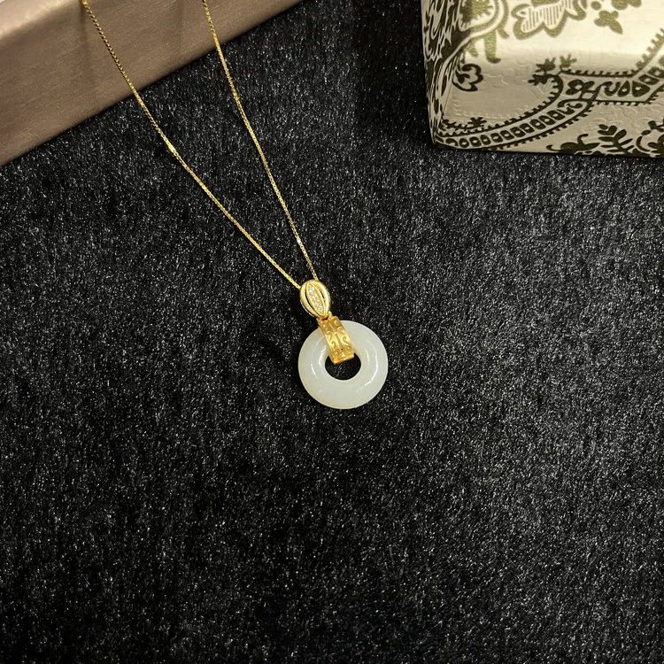 和田玉平安扣吊坠约15*15*4mm镶嵌S925银扣精致百搭时尚 不含链