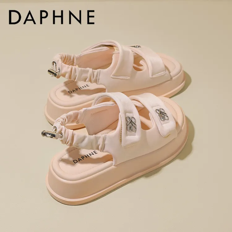 达芙妮运动凉鞋女款2025新款夏季外穿女鞋软底舒适时尚厚底松糕鞋