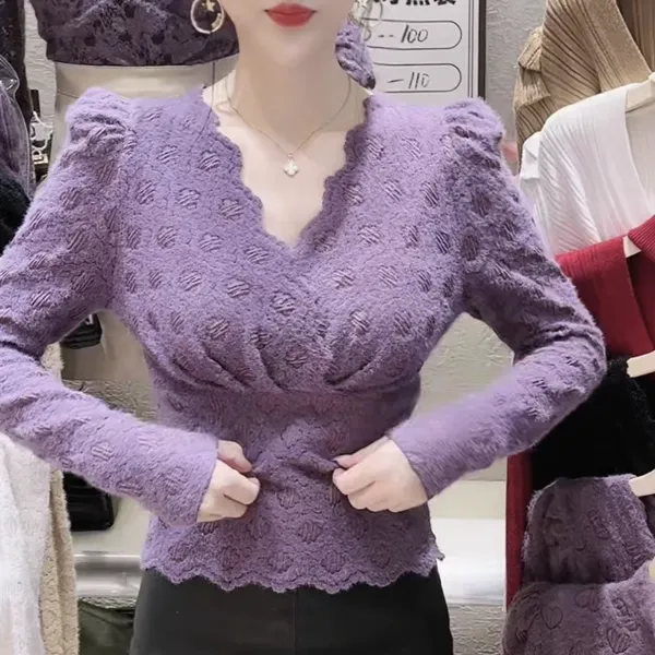 法式V领蕾丝磨毛打底衫女秋冬新款韩版洋气减龄加绒短款长袖上衣