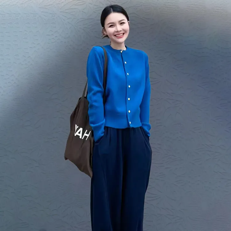 法式圆领克莱因蓝针织开衫毛衣外套女春秋新款短款长袖小个子上衣