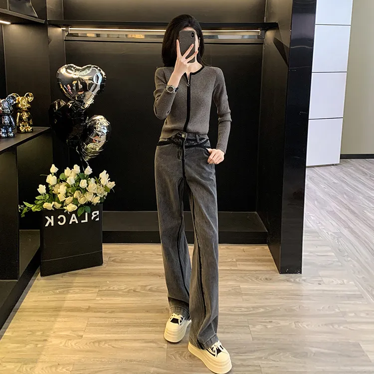 灰色修身显瘦针织开衫套装女秋冬新款高级感直筒休闲牛仔裤两件套