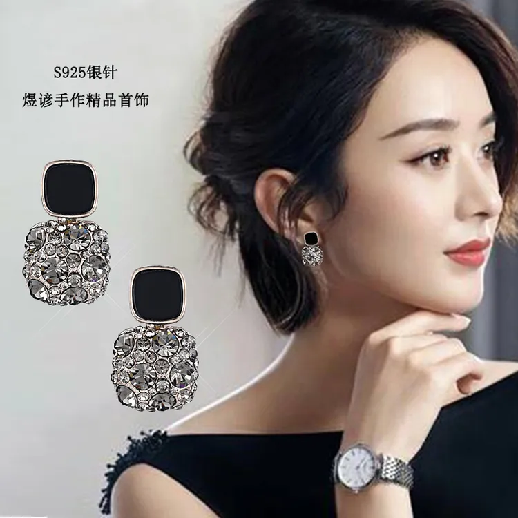 铜合金莫桑石耳饰 灰色水钻耳环女纯银2025新款气质高级复古耳钉