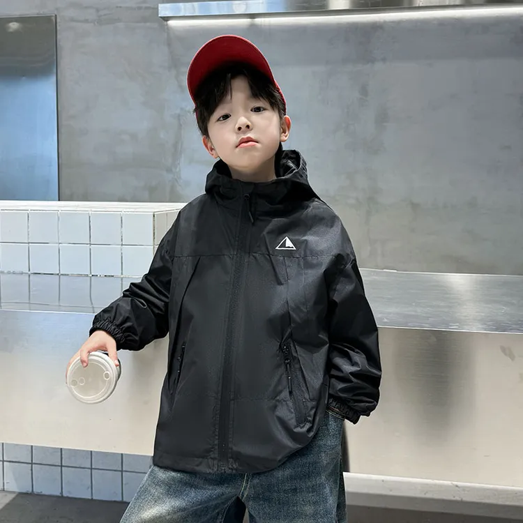 男童春秋冬款冲锋衣外套2025新款儿童秋季防风防水痞帅秋装上衣潮