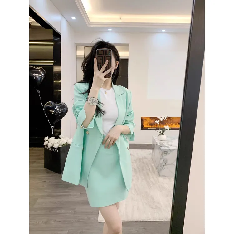 Leathercat职业套装女网红2025春新款小香风气质西装包臀裙两件套