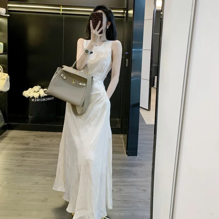 Leathercat吊带连衣裙夏季新款女2025年高级感垂坠感显瘦气质长裙