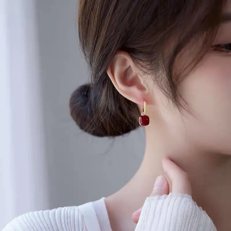 铜合金耳饰 蚊香盘耳夹无耳洞女法式气质酒红色方糖小众百搭耳环
