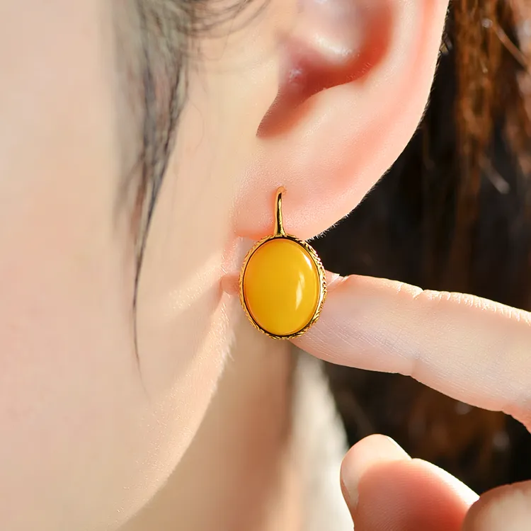 天然老蜜蜡椭圆大蛋面耳坠S925银镶嵌法式女款耳饰优雅耳环气质
