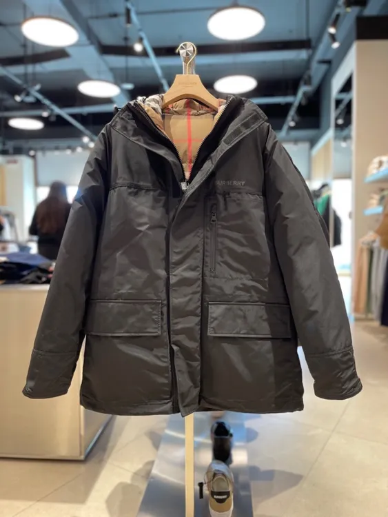 未使用 BURBERRY/博柏利 大码清仓 男款连帽两件套羽绒服81052351