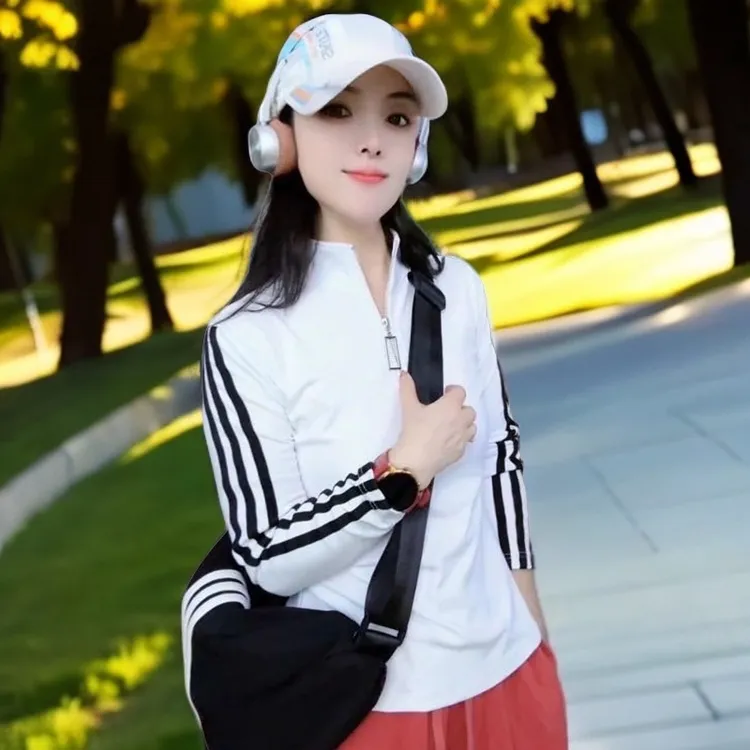 【秋上新】秋冬保暖三条杠运动休闲半拉链长袖时尚立领女款加厚卫衣