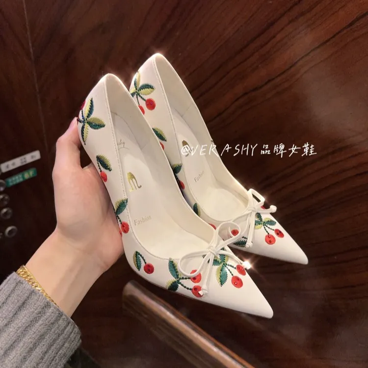 【清仓红樱桃绿芭蕉】2025新款手工刺绣水钻蝴蝶结细跟尖头高跟鞋