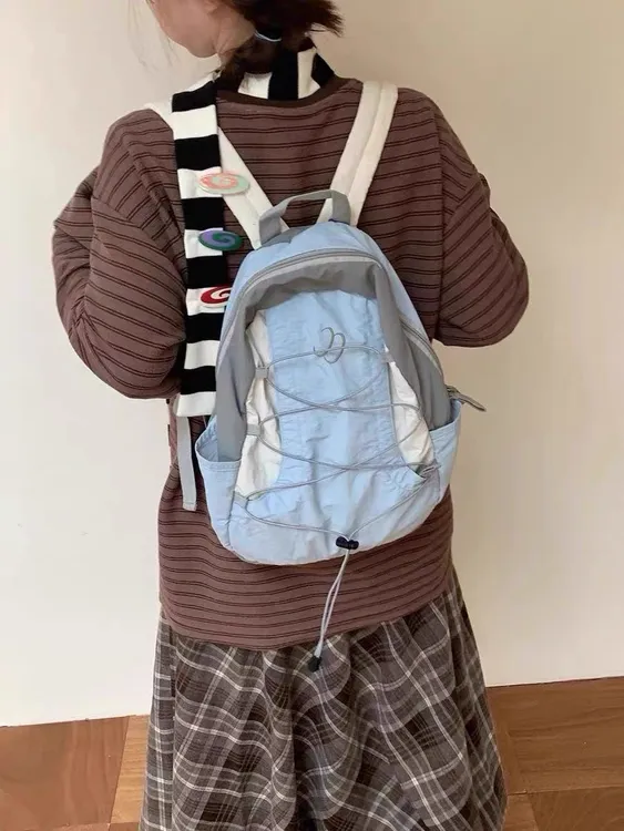 书包女ins潮牌日系小众拼色背包褶皱感材质户外旅行大学生双肩包