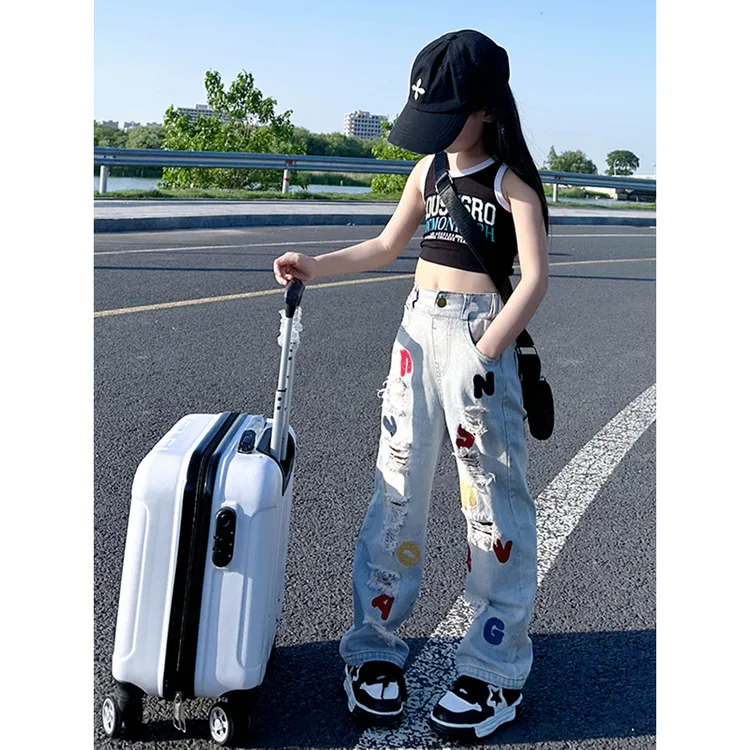女童字母破洞牛仔裤2024夏季新款高腰直筒刺绣宽松显瘦牛仔时尚潮