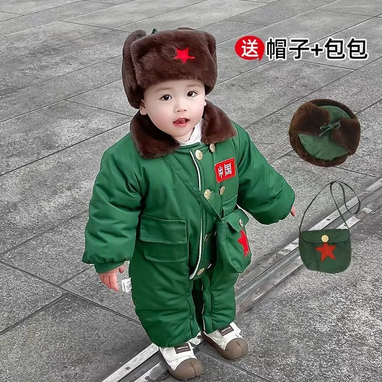 网红婴儿连体衣冬装男女宝宝军绿大衣棉服加绒加厚外出服冬季抱衣