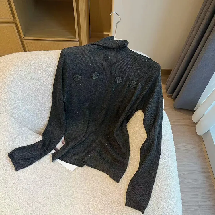 2025秋冬新款修身烫钻立体花朵设计感打底长袖针织女上衣H5-38