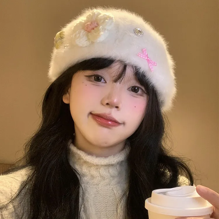 花朵毛绒贝雷帽女新款大头围显脸小加厚前进帽保暖白色兔毛帽子