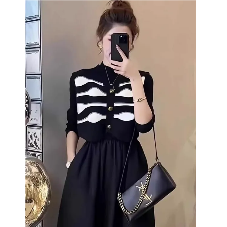 法式小香风黑色针织马甲女2025新款设计感别致上衣高级感气质减龄