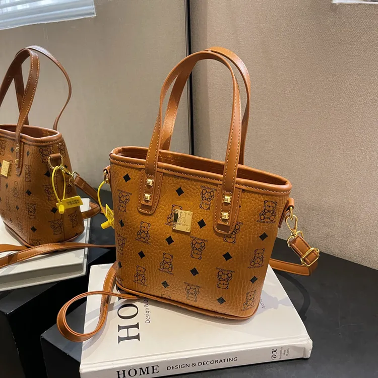 包包女包小众新款单肩斜挎女包洋气百搭印花手提水桶包韩版菜篮子