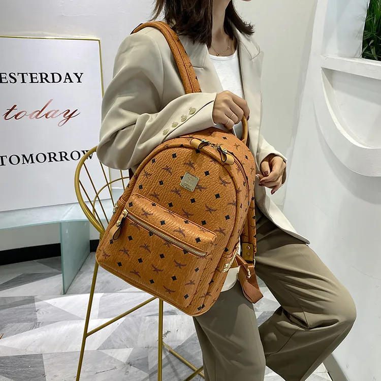 高级质感百搭超火大容量韩版双肩包2024新款软皮女包旅行学生背包