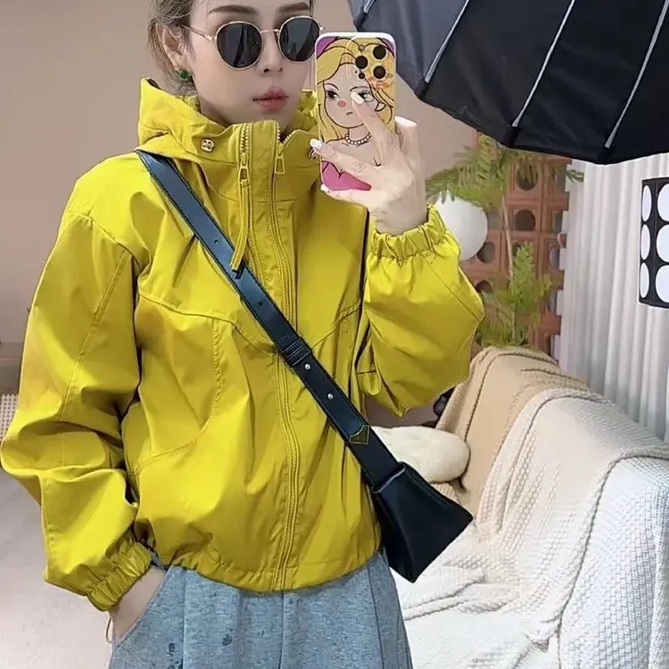 冲锋衣春季爆款短款外套小个子2025春秋新款洋气夹克女士上衣