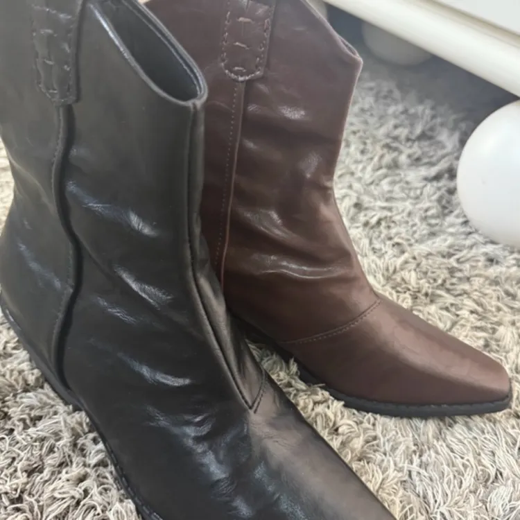 时尚尖头粗跟西部加绒短靴（达）