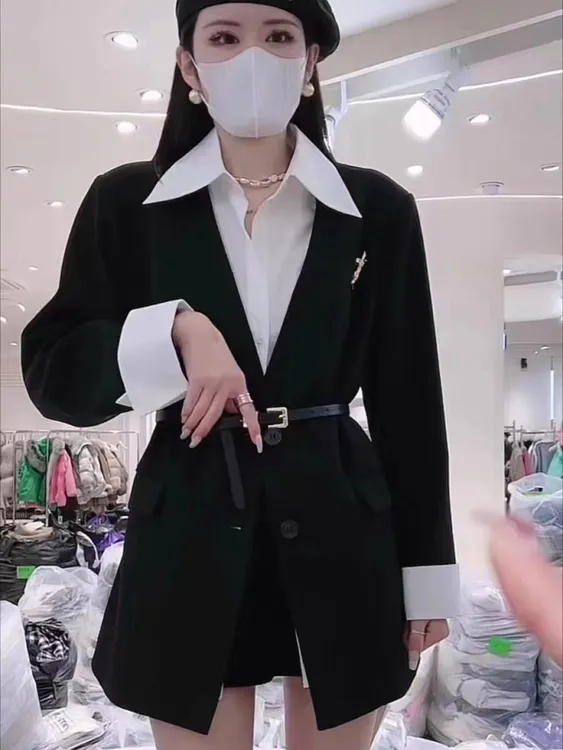 高级感春秋假两件西装新款外套时尚穿搭气质显瘦轻奢拼接收腰
