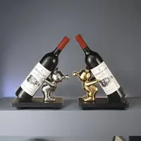 泡小熊酒架置物酒柜软装饰品客厅玄关餐边柜博古架置物轻奢酒瓶架
