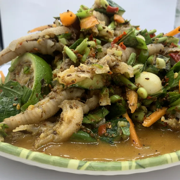岩杰家柠檬舂酸辣鸡脚