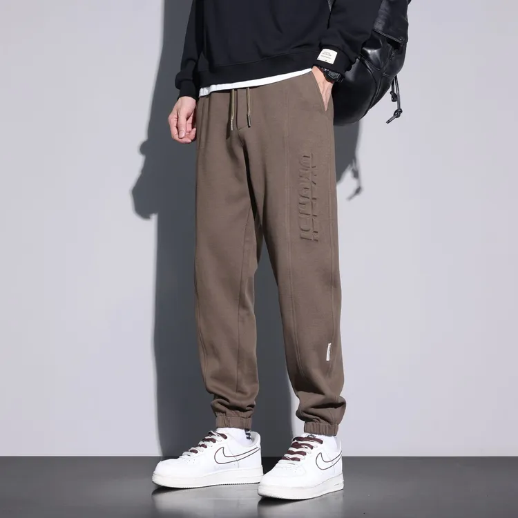 2024秋季新款束脚裤男士直筒冬季宽松裤子字母压花休闲长裤潮