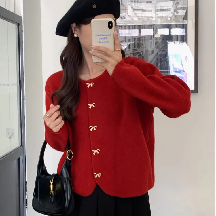 2025春秋蝴蝶扣气质小香风毛衣开衫女春秋新款温柔显瘦针织衫外套