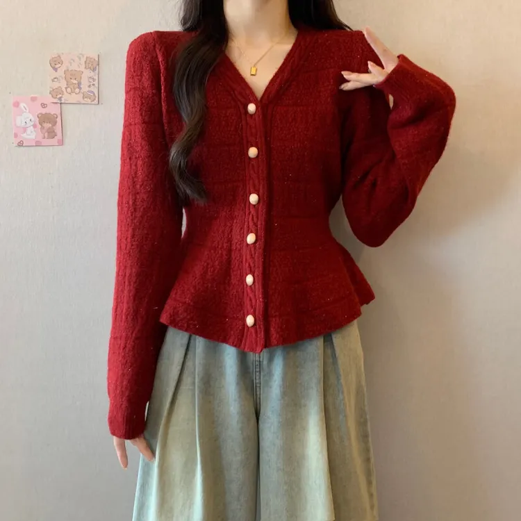 2025年早春新款V领针织衫上衣女微胖mm别致收腰毛衣设计感显瘦