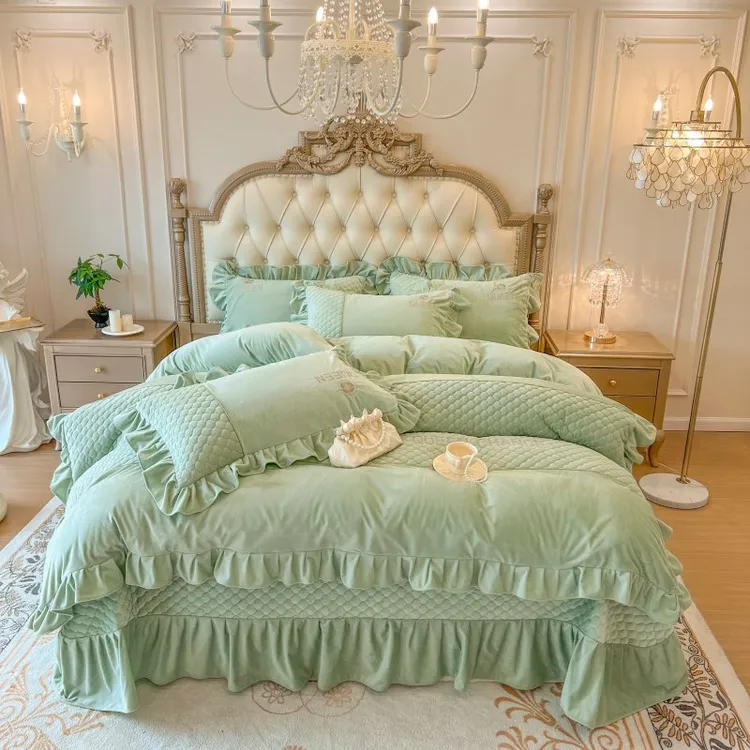 冬季新品爆款高端宝宝绒床盖款四件套 重工刺绣被套 床盖夹棉防滑