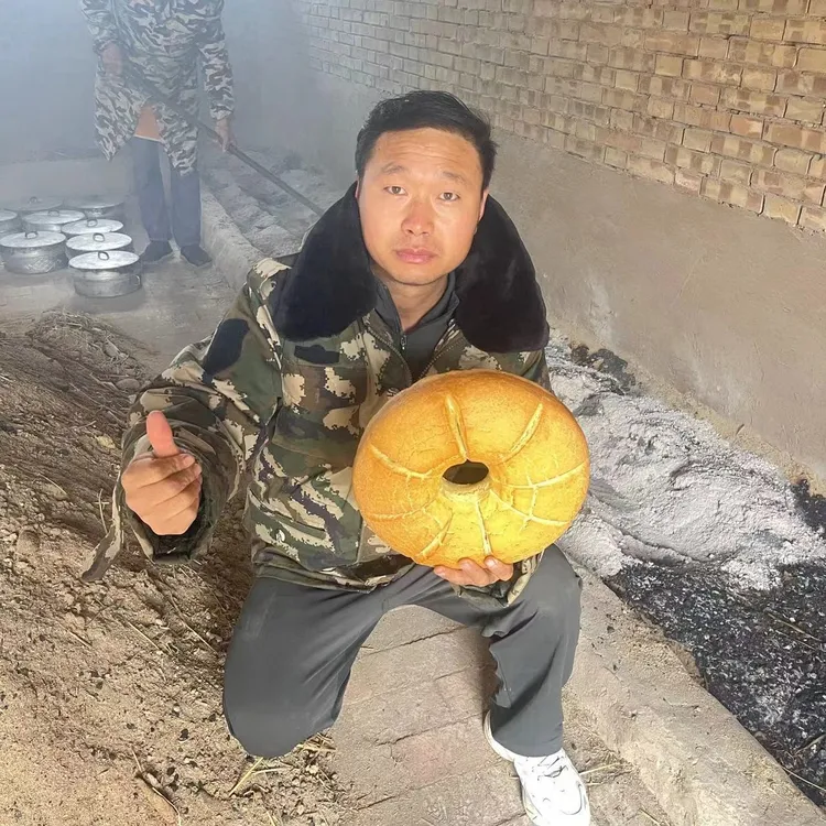 甘肃柴火杂粮面全麦面老酵母发酵草木灰烘烤纯甘肃柴火馍馍