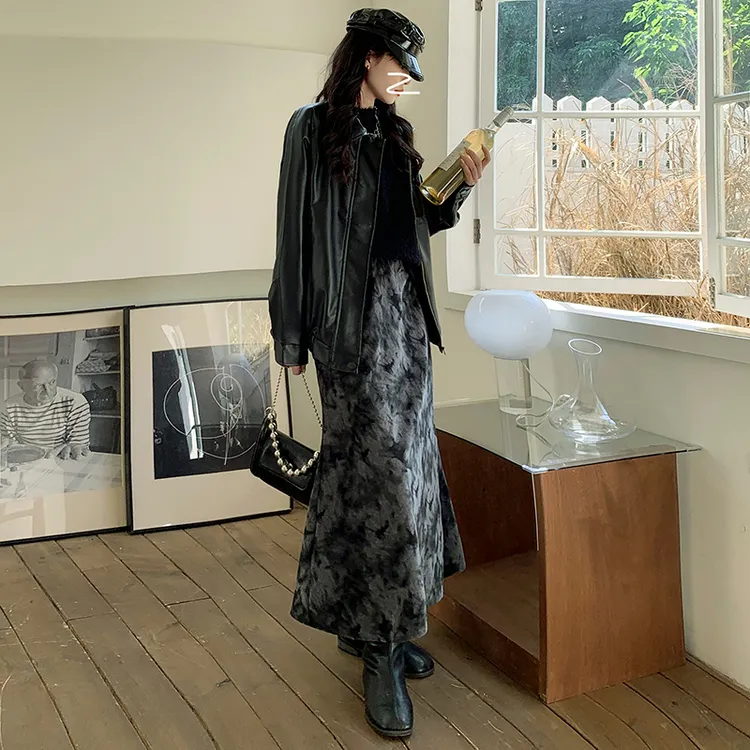 高腰显瘦半身裙女2025年秋冬新款百搭黑色扎染国风包臀鱼尾长裙子