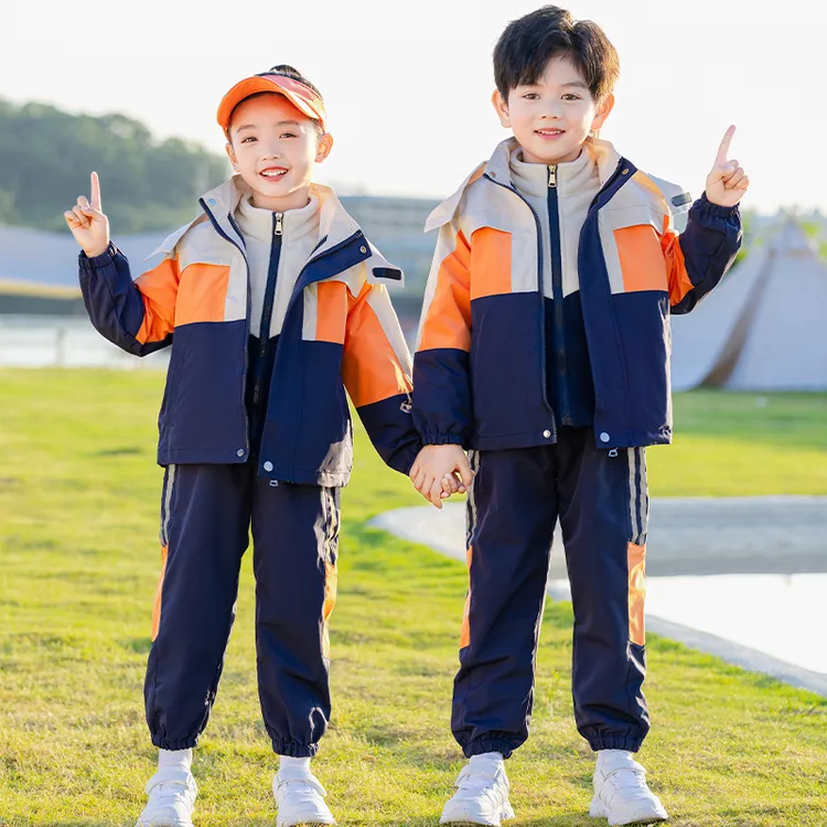 中小学生秋冬季保暖加厚冲锋衣学院风加绒幼儿园园服运动套装秋季
