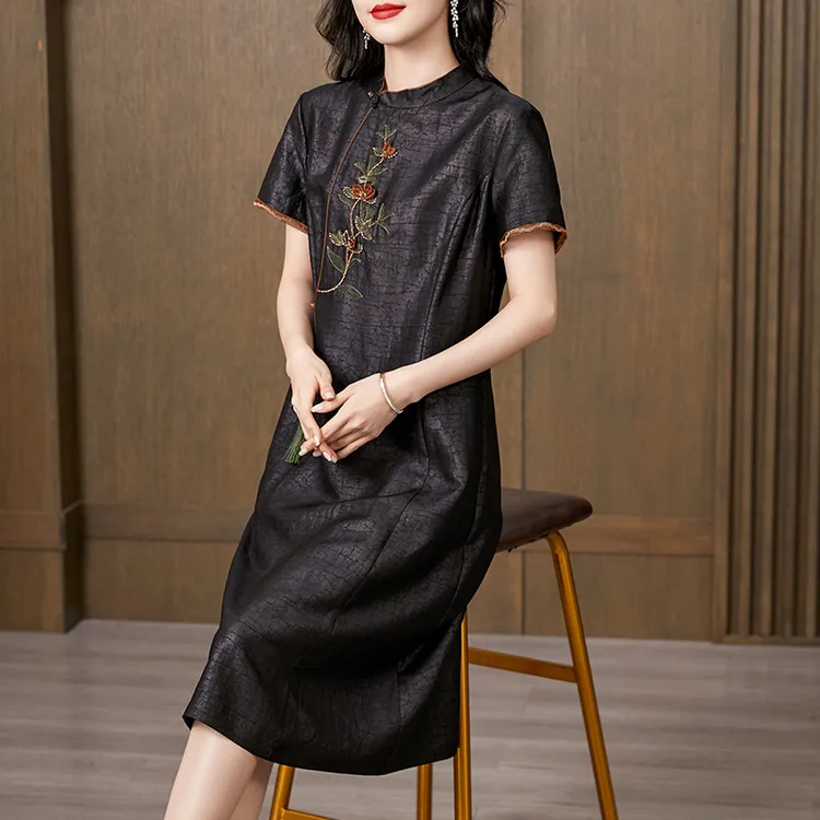 2024新款香云纱连衣裙夏季短袖大码女装时尚绣花妈妈桑蚕丝旗袍裙