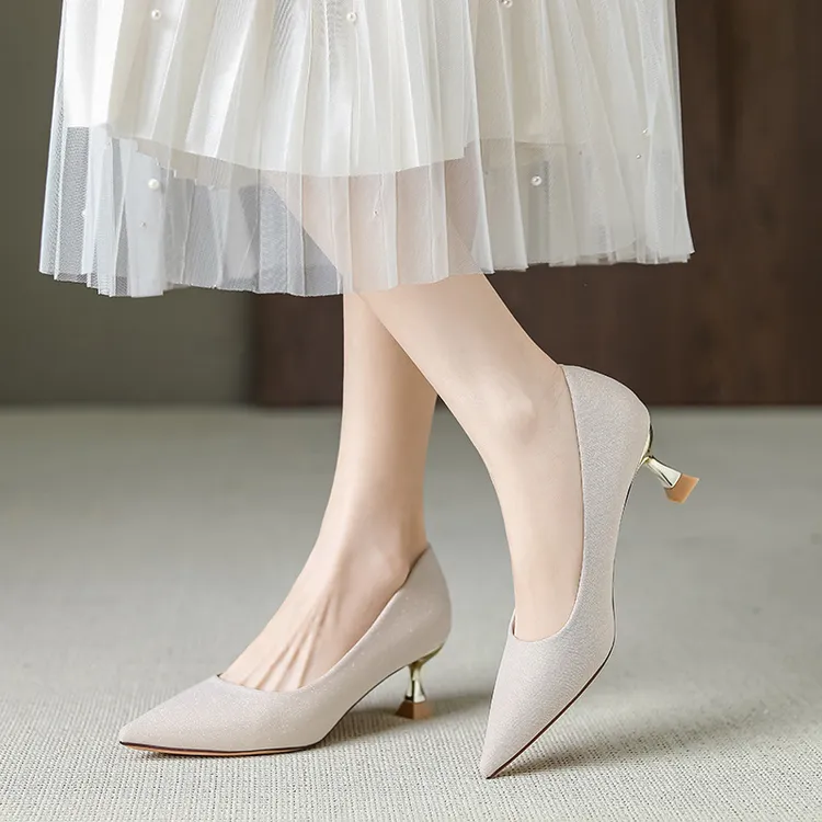 中跟单鞋女法式小跟鞋春秋浅口尖头四季鞋女细跟优雅气质