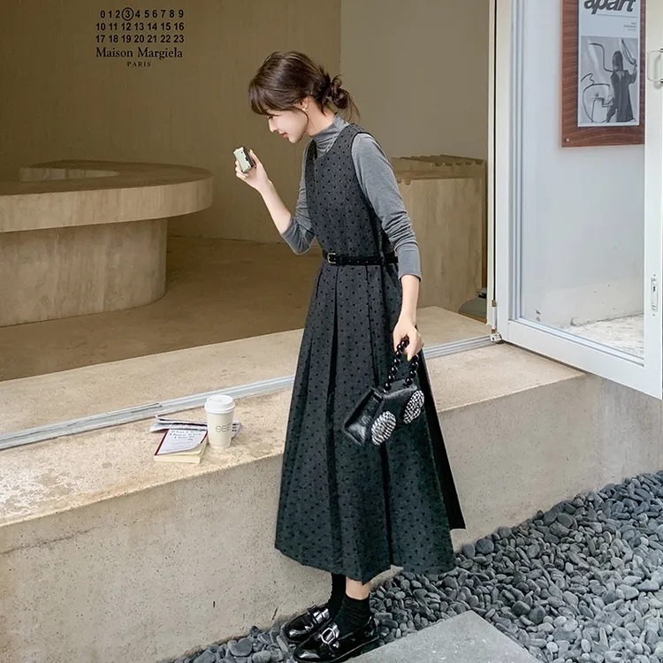灰色波点毛呢背心裙套装女2025冬季新款高级感半高领打底衫两件套